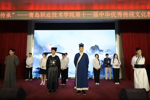 旅游学院学生表演情景剧《跟着诗词去旅行》